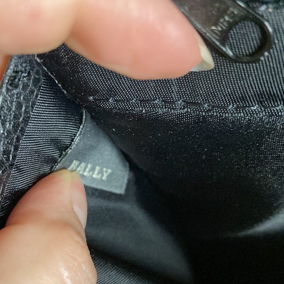 ❤️ Bally Push Lock Clutch With Chain ❤️ - Picture 12 of 17